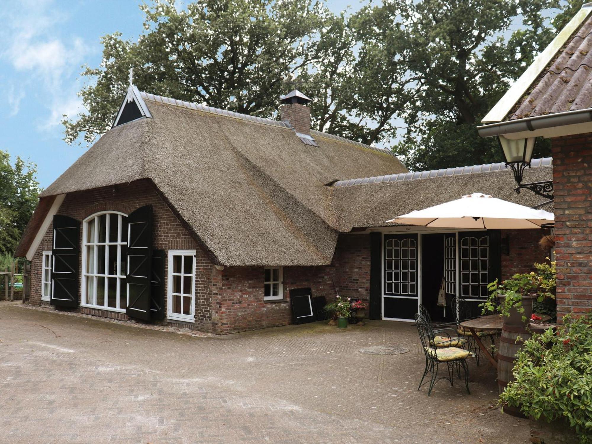 Villa On An Estate In Rheezerveen With Garden Εξωτερικό φωτογραφία